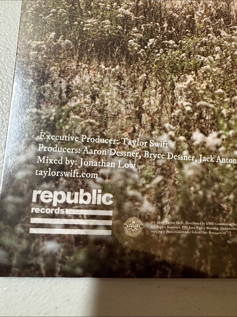 Taylor swift “evermore” vinyl and CD - Picture 4 of 6
